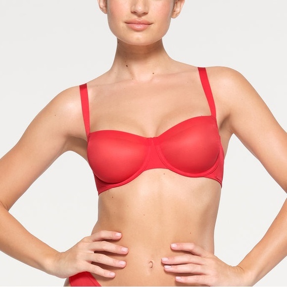 ❤️SKIMS NO SHOW MOLDED UNLINED BALCONETTE BRA RED 34D - Picture 1 of 6